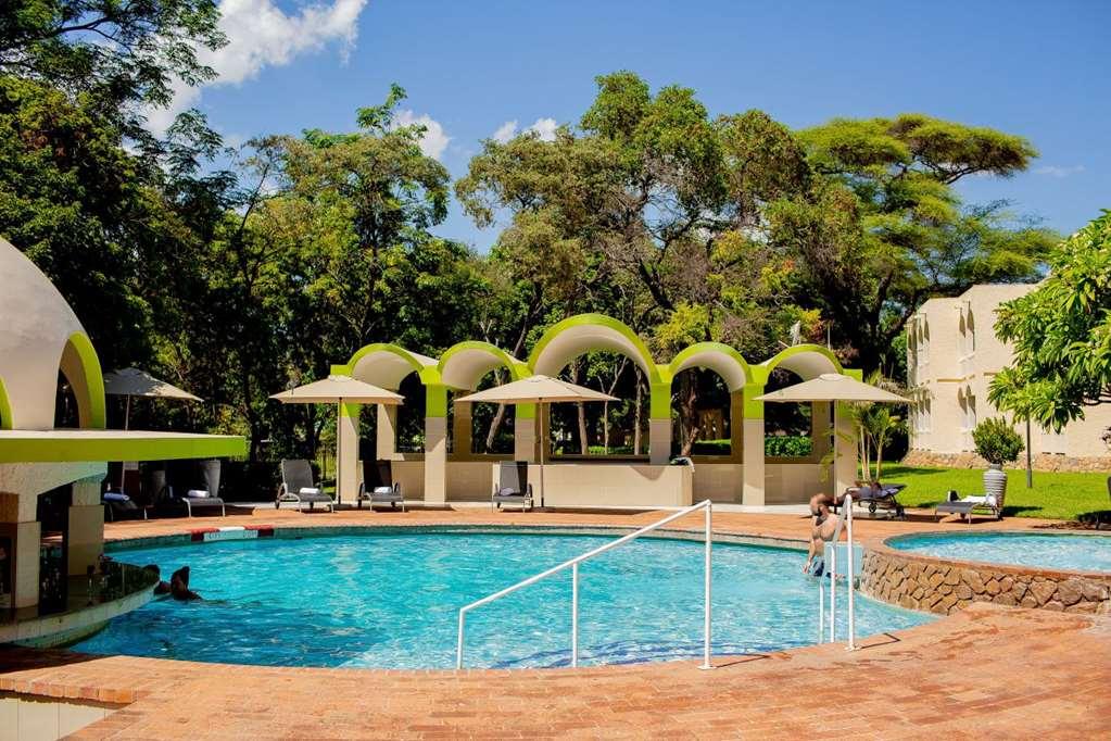 Victoria Falls Rainbow Hotel Buitenkant foto