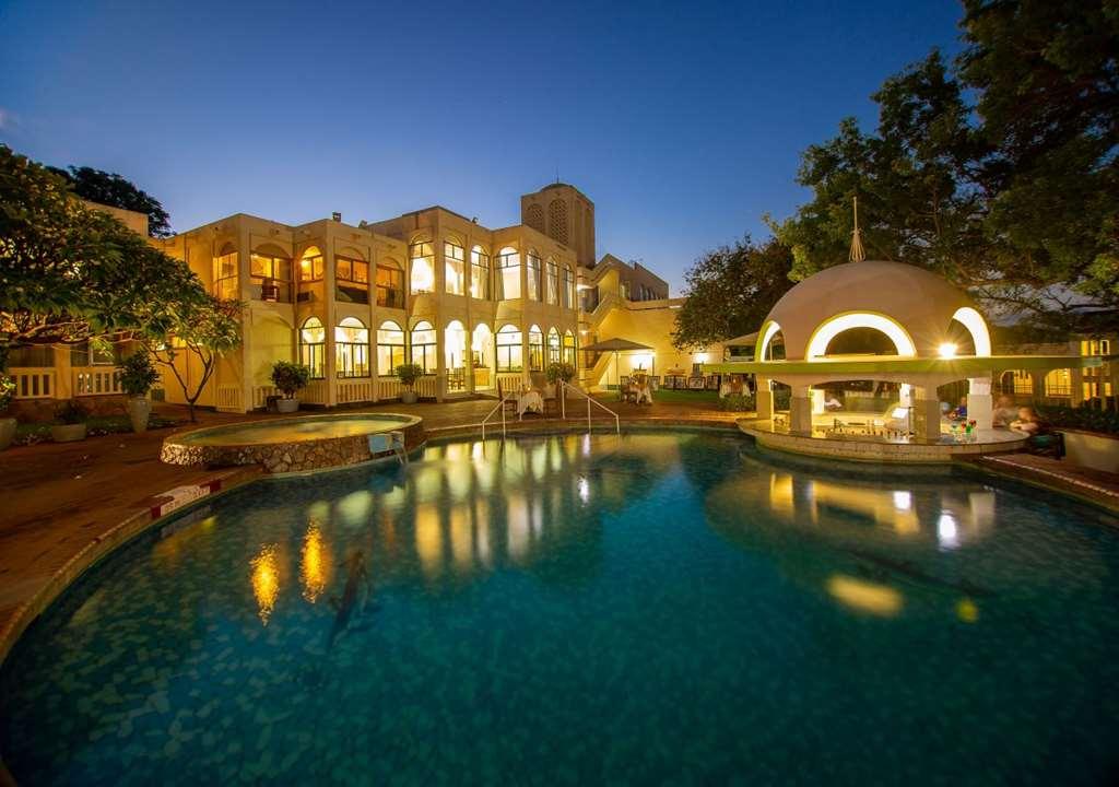 Victoria Falls Rainbow Hotel Buitenkant foto