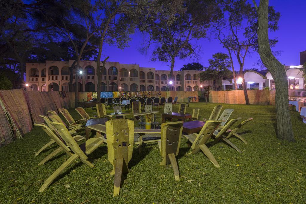 Victoria Falls Rainbow Hotel Buitenkant foto