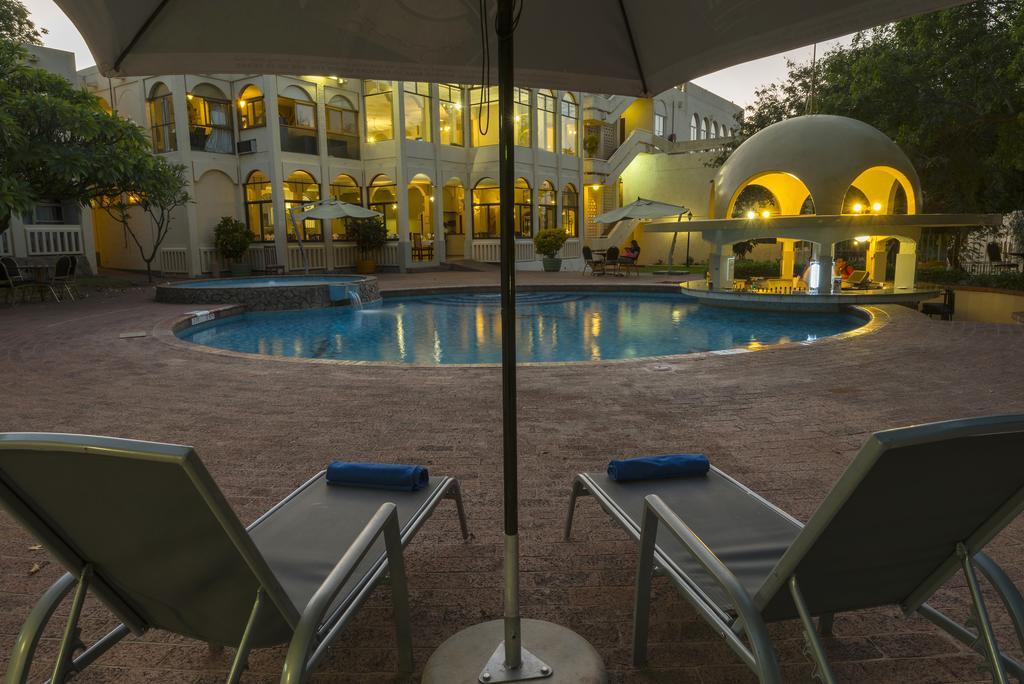 Victoria Falls Rainbow Hotel Buitenkant foto
