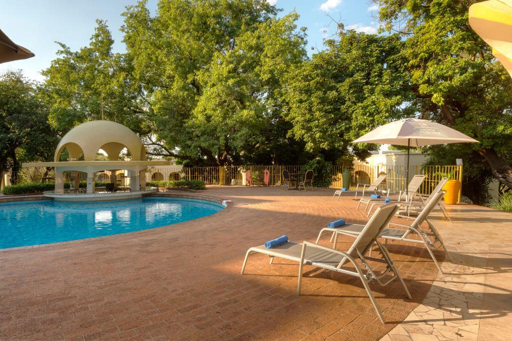 Victoria Falls Rainbow Hotel Buitenkant foto