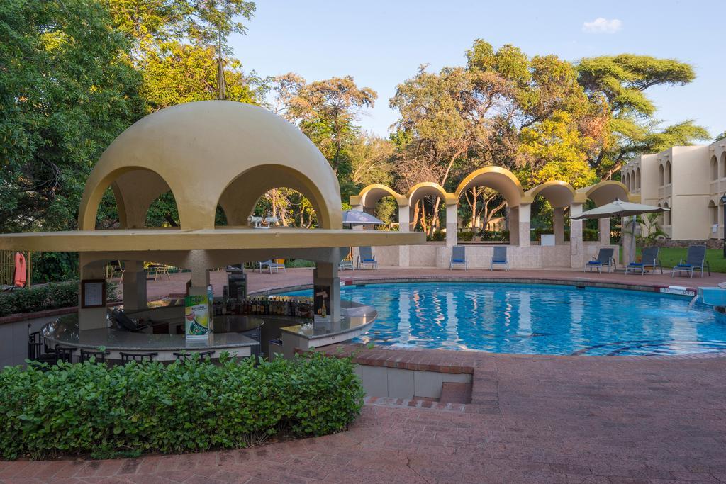 Victoria Falls Rainbow Hotel Buitenkant foto
